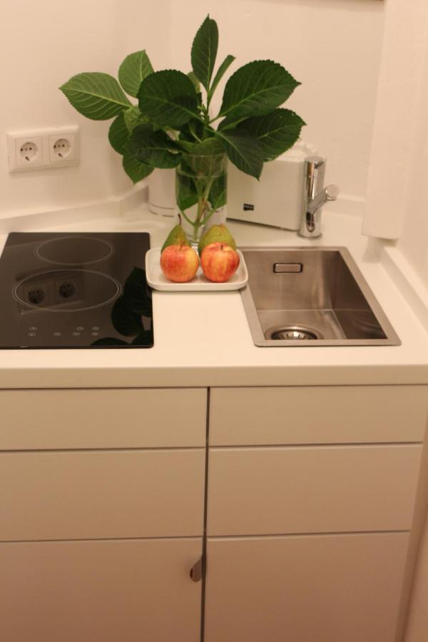 Dirazi Guesthouse & Apartments Gmbh Frankfurt am Main Kültér fotó