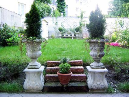 Dirazi Guesthouse & Apartments Gmbh Frankfurt am Main Kültér fotó
