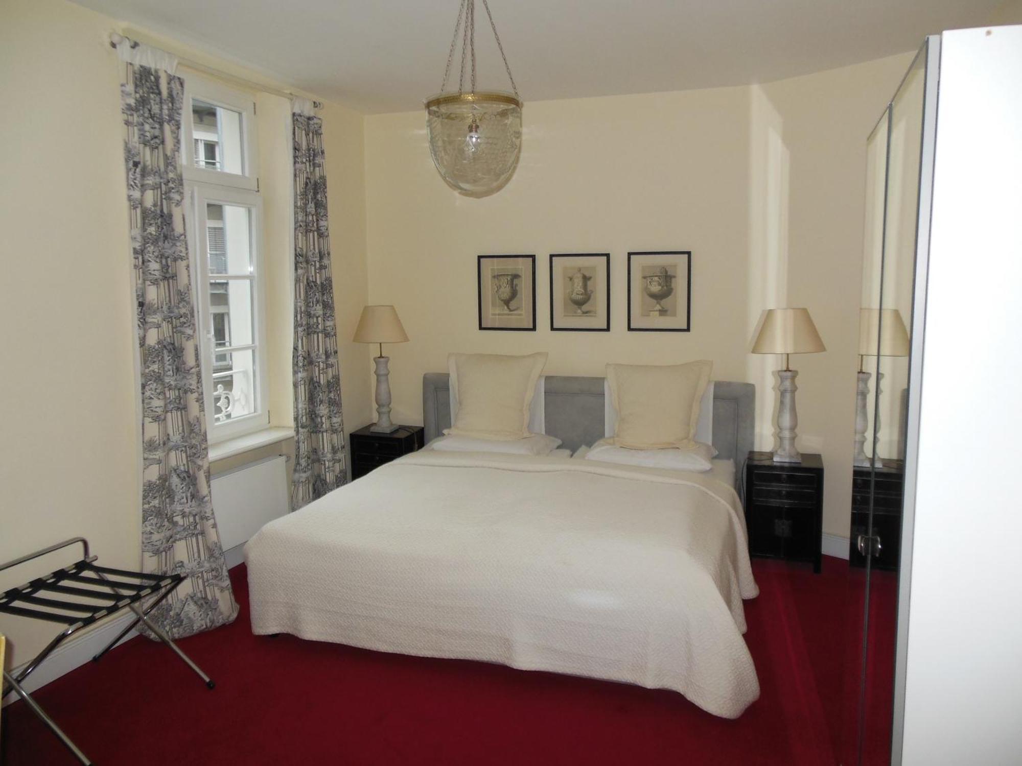 Dirazi Guesthouse & Apartments Gmbh Frankfurt am Main Kültér fotó