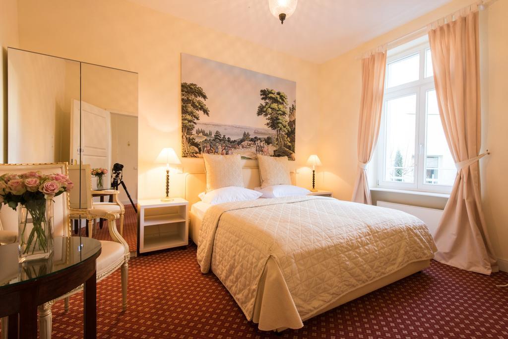 Dirazi Guesthouse & Apartments Gmbh Frankfurt am Main Kültér fotó
