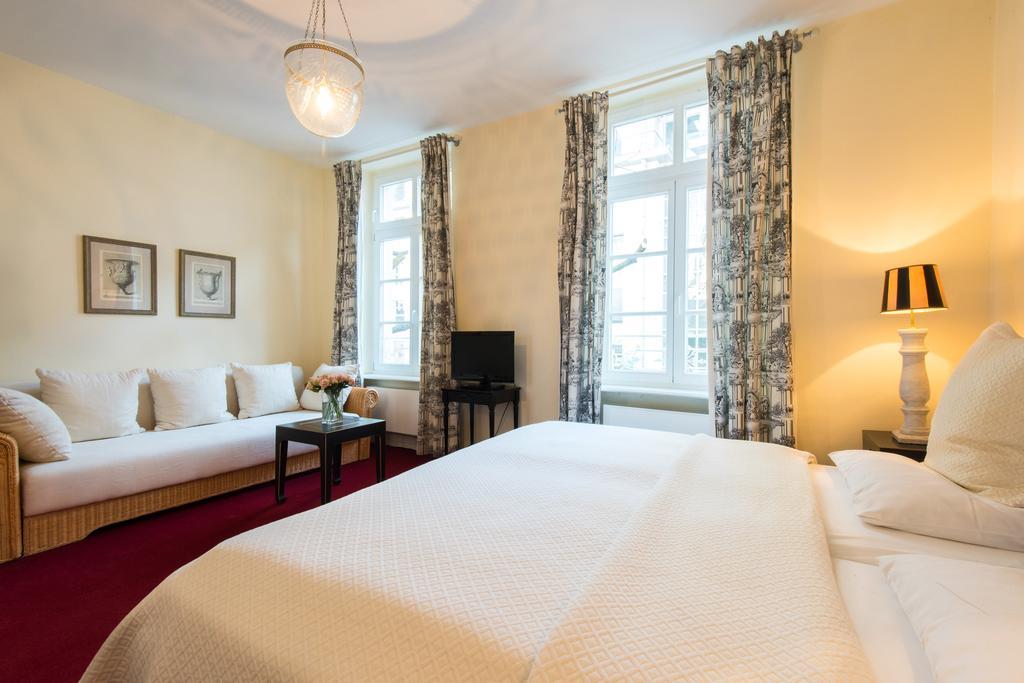 Dirazi Guesthouse & Apartments Gmbh Frankfurt am Main Kültér fotó